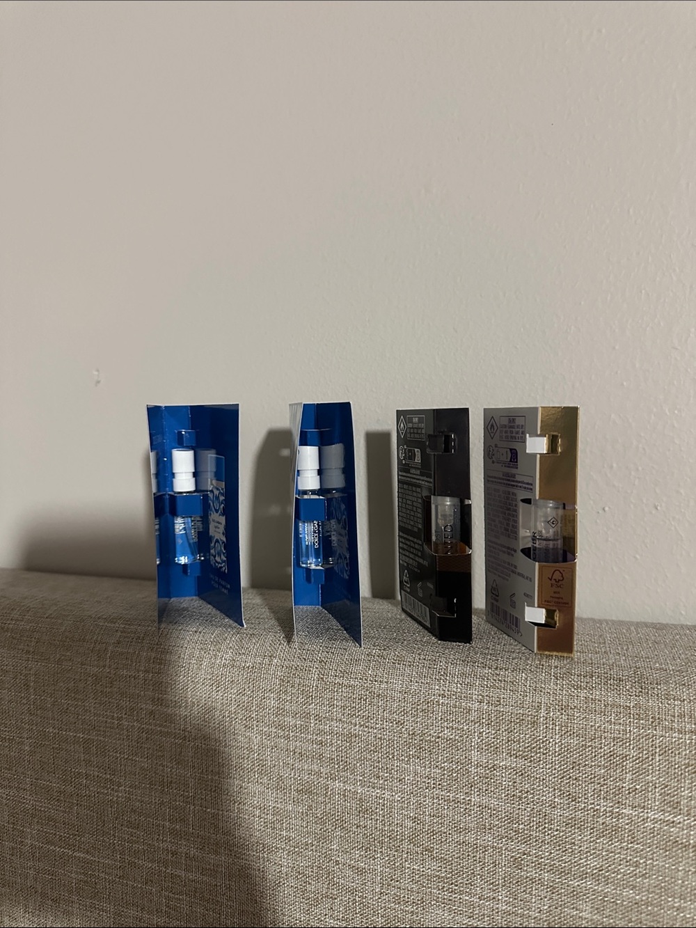 Perfumes and colognes travel size - Picture 2 of 3